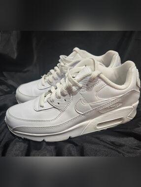 White Nike Air Max 90s Size 7Y